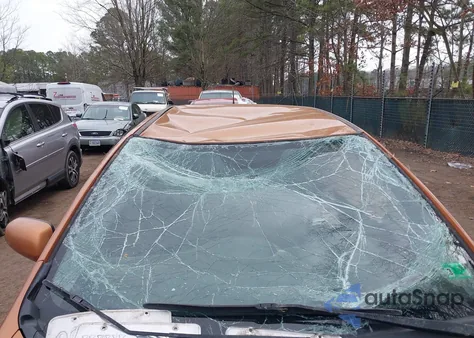 2010 Honda Fit Sport z USA, uszkodzony, nr VIN JHMGE8H42AS006277